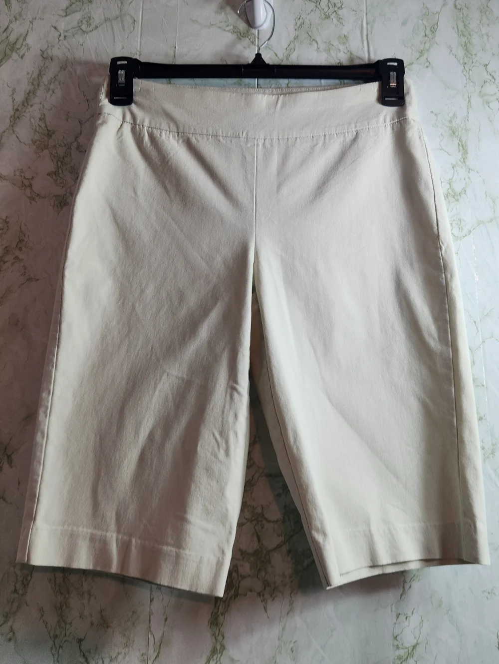 Chico's Pull-On Light Khaki Bermudas